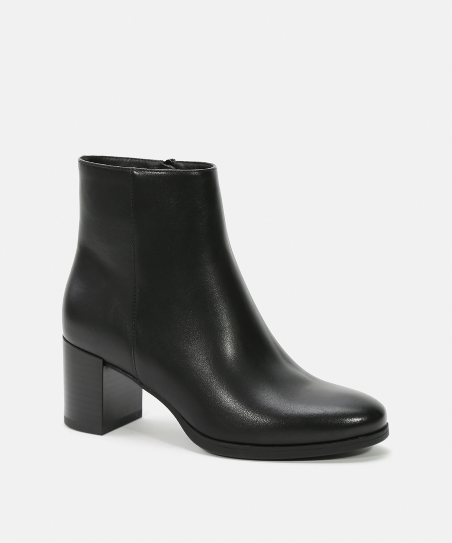 Botines tac&oacute;n liso image number null